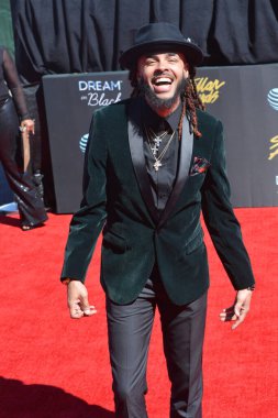 Kırmızı Halı Fotoğrafları 29 Mart 2019 Cumartesi günü Las Vegas 'taki Orleans Resort' ta düzenlenen 34. Yıldız Ödülleri sırasında çekildi.