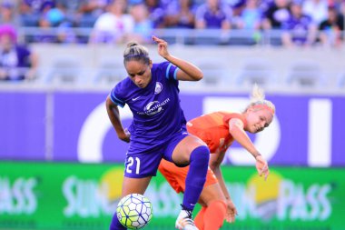 Orlando Pride sunucusu Houston Dash 23 Haziran 2016 'da Orlando Florida' daki Dünya Kampı Stadyumu 'nda..