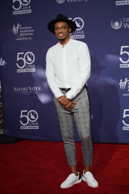 15 Ekim 2019 'da Nashville, Tennessee' deki Linbscome Üniversitesi 'nde verilen 50. GMA Dove Ödülleri sırasında kırmızı halı. 