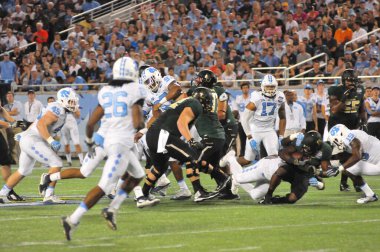 Kuzey Carolina 29 Aralık 2015 tarihinde Orlando Florida 'daki Kamp Dünya Stadyumu' nda oynanan Russell Atletizm Kupası 'nda Baylor ile karşılaşacak..