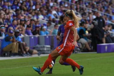 Orlando Pride, 22 Nisan 2018 'de Florida, Orlando' daki Exploria Stadyumu 'nda Houston Dash' e ev sahipliği yaptı..  