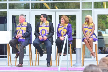 24 Şubat 2017 'de Orlando Florida' daki New Orlando City Stadyumu için kurdele kesme töreni.  