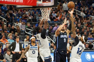 Orlando Magic 28 Şubat 2020 tarihinde Orlando Florida 'da Amway Center' da Minnesota Timberwolves 'a ev sahipliği yapar..  