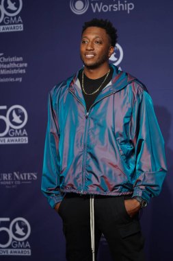 15 Ekim 2019 'da Nashville, Tennessee' deki Linbscome Üniversitesi 'nde verilen 50. GMA Dove Ödülleri sırasında kırmızı halı.