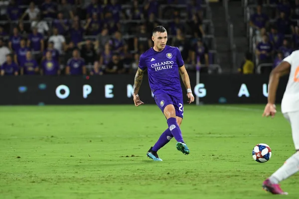 Orlando City, 23 Ağustos 2019 Cuma günü Florida, Orlando 'daki Exploria Stadyumu' nda Atlanta United 'a ev sahipliği yaptı.