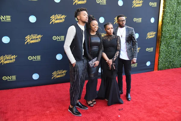 24 Mart 2018 Cumartesi günü Las Vegas 'taki Orleans Resort' ta düzenlenen 33. Yıldız Ödülleri Kırmızı Halı sırasında ünlüler.