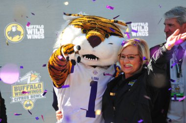 LSU, 31 Aralık 2016 tarihinde Orlando Florida 'daki Kamp Dünya Stadyumu' nda oynanan 71. Citrus Kupası 'nda Louisville ile karşılaşacak..  