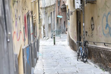 Tipik bir Avrupa sokağı. Güzel ve eski binalar.