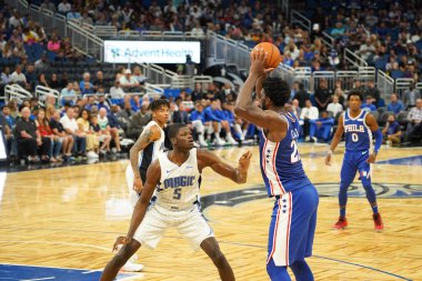 Orlando Magic 13 Ekim 2019 'da Florida, Orlando' daki Amway Center 'da Philadelphia 76ers' a ev sahipliği yaptı..