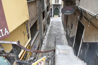 Tipik bir Avrupa sokağı. Güzel ve eski binalar.