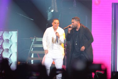 Baba Yankee ve Don Omar 7 Ağustos 2016 'da Orlando Florida' daki Amway Center 'da konser verdiler..  