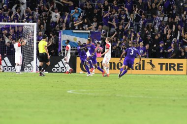 Orlando City SC, 23 Ekim 2016 'da Orlando Florida' daki Camp World Stadyumu 'nda DC United' ı ağırladı..  