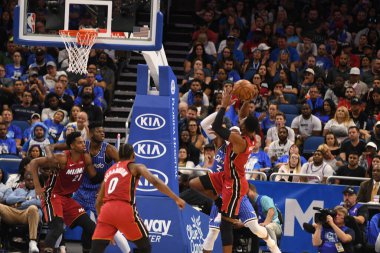 Orlando Magic 17 Ekim 2018 'de Orlando Florida' daki Amway Center 'da Miami Heat' i sunar..