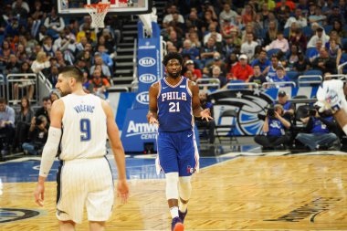 Orlando Magic 27 Aralık 2019 Cuma günü Orlando, Florida 'daki Amway Arena' da Philadelphia 76ers 'a ev sahipliği yapıyor..