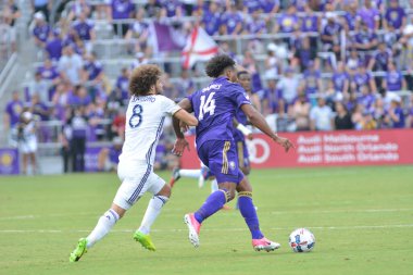 Orlando City 15 Nisan 2017 'de Florida, Orlando' daki Citrus Bowl 'da Los Angeles Galaksisine ev sahipliği yaptı..