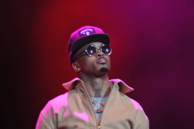 R & B Şarkıcısı Usher 12 Aralık 2014 'te Orlando Florida' daki Amway Center 'da sahne alacak..  