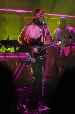 Christian Rock Group David Crowder Band, 17 Ekim 2017 'de Orlando Florida' daki Winter Jam Tour 'da sahne almaktadır.