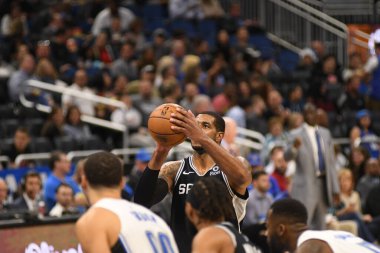 Orlando Magic, 19 Aralık 2018 tarihinde Orlando Florida 'daki Amway Center' da San Antonio Spurs 'a ev sahipliği yapmaktadır.. 