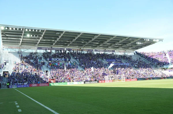 Orlando City SC, 9 Nisan 2019 'da Orlando, Florida' daki Citrus Bowl 'da New York Red Bulls' a ev sahipliği yapıyor..  