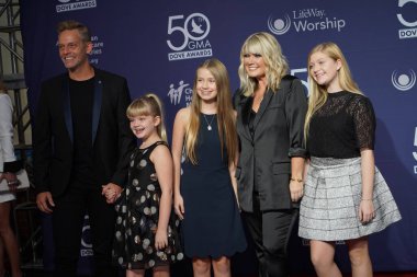 15 Ekim 2019 'da Nashville, Tennessee' deki Linbscome Üniversitesi 'nde verilen 50. GMA Dove Ödülleri sırasında kırmızı halı. 