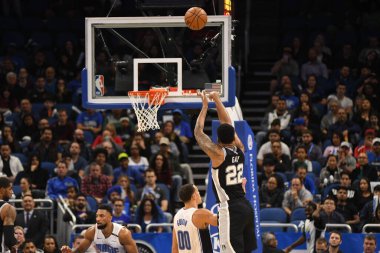 Orlando Magic, 19 Aralık 2018 tarihinde Orlando Florida 'daki Amway Center' da San Antonio Spurs 'a ev sahipliği yapmaktadır.