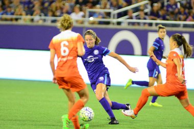 Orlando Pride sunucusu Houston Dash 23 Haziran 2016 'da Orlando Florida' daki Dünya Kampı Stadyumu 'nda..