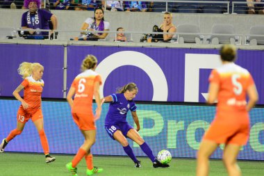 Orlando Pride sunucusu Houston Dash 23 Haziran 2016 'da Orlando Florida' daki Dünya Kampı Stadyumu 'nda..