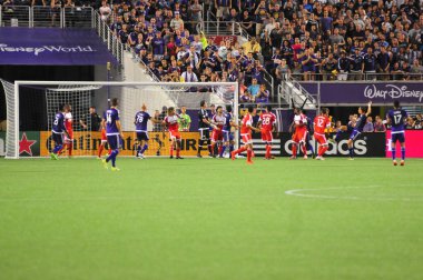 Orlando City SC, 8 Mayıs 2015 'te Florida' daki Kamp Dünyası Stadyumu 'nda Los Angeles Galaksisi' ne ev sahipliği yaptı.. 