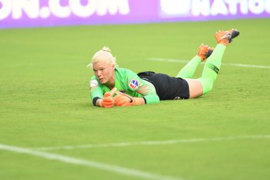 Orlando Pride, 22 Nisan 2018 'de Florida, Orlando' daki Exploria Stadyumu 'nda Houston Dash' e ev sahipliği yaptı..  