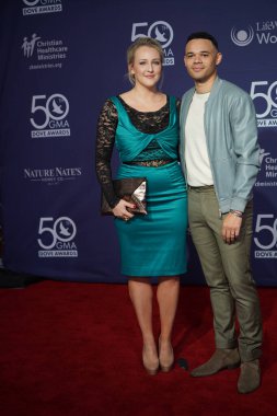 15 Ekim 2019 'da Nashville, Tennessee' deki Linbscome Üniversitesi 'nde verilen 50. GMA Dove Ödülleri sırasında kırmızı halı. 