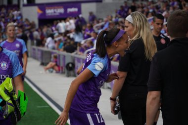 Orlando Pride 14 Nisan 2019 'da Orlando City Stadyumu' nda Portand Thorns 'a ev sahipliği yapıyor. 