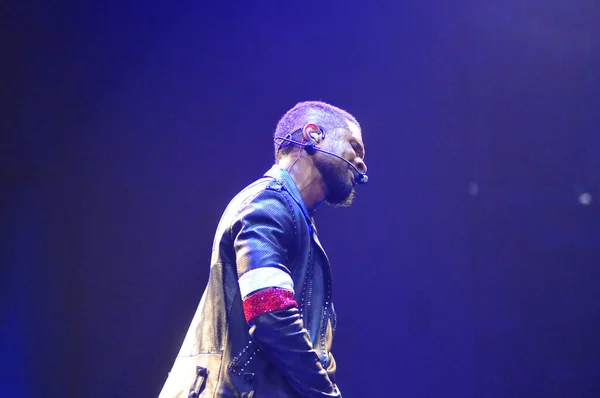 Singer Usher 2015 December Amway Centerben Lép Fel Floridában — Stock Fotó