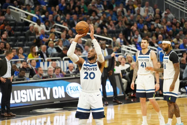 Orlando Magic 28 Şubat 2020 tarihinde Orlando Florida 'da Amway Center' da Minnesota Timberwolves 'a ev sahipliği yapar..  