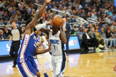 Orlando Magic 27 Aralık 2019 Cuma günü Orlando, Florida 'daki Amway Arena' da Philadelphia 76ers 'a ev sahipliği yapıyor..