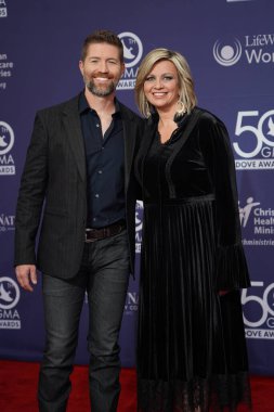 15 Ekim 2019 'da Nashville, Tennessee' deki Linbscome Üniversitesi 'nde verilen 50. GMA Dove Ödülleri sırasında kırmızı halı. 