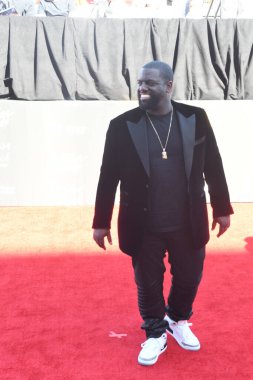 Kırmızı Halı Fotoğrafları 29 Mart 2019 Cumartesi günü Las Vegas 'taki Orleans Resort' ta düzenlenen 34. Yıldız Ödülleri sırasında çekildi.