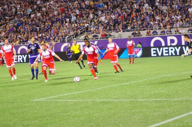 Orlando City SC, 8 Mayıs 2015 'te Florida' daki Kamp Dünyası Stadyumu 'nda Los Angeles Galaksisi' ne ev sahipliği yaptı.. 