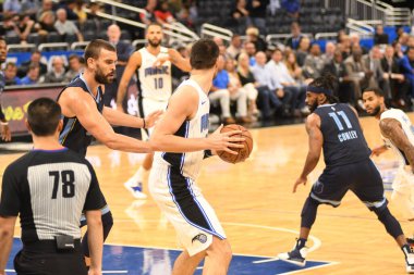 Orlando Magic 10 Ekim 2018 tarihinde Orlando Florda 'daki Amway Center' da Memphis Grizzilies 'e ev sahipliği yaptı.. 