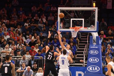 Orlando Magic 25 Ekim 2018 'de Orlando Florida' daki Amway Center 'da Portland Trail Blazers' ı sunar..  