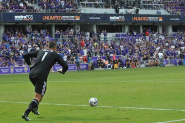 Orlando City 15 Nisan 2017 'de Florida, Orlando' daki Citrus Bowl 'da Los Angeles Galaksisine ev sahipliği yaptı..  