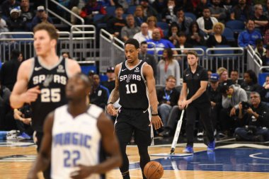 Orlando Magic, 19 Aralık 2018 tarihinde Orlando Florida 'daki Amway Center' da San Antonio Spurs 'a ev sahipliği yapmaktadır.. 