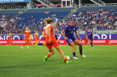 Orlando Pride sunucusu Houston Dash 23 Haziran 2016 'da Orlando Florida' daki Dünya Kampı Stadyumu 'nda..