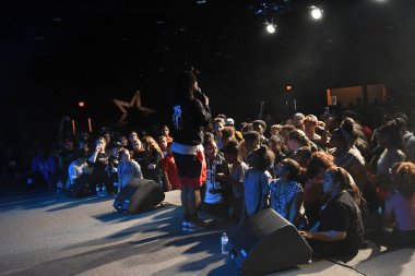 Crossover Kilisesi, 6 Ekim 2018 'de Tampa Florida' daki Crossover Kilisesi 'nde iki yıllık lezzet festivaline ev sahipliği yapıyor.. 