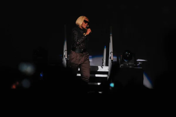 歌手Mary Blige和Tamar Braxton于2015年11月7日在佛罗里达州奥兰多的Cfe竞技场表演 — 图库照片