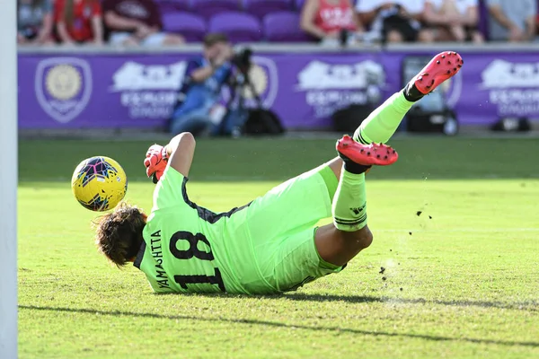 English Goalkeeper池田亮司 いけださきどう 1が2020年3月5日 フロリダ州オーランドのエクスプローラスタジアムで開催されたShebelives Cupでセーブを果たす — ストック写真