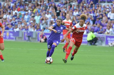 Orlando Pride 22 Nisan 2017 'de Orlando City Stadyumu' nda Washington Spirit 'e ev sahipliği yaptı..  
