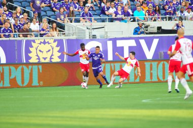 Orlando City SC, 6 Mayıs 2016 'da Orlando Florida' daki Dünya Kampı Stadyumu 'nda New York Red Bulls' a ev sahipliği yaptı.. 