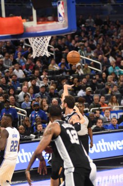 Orlando Magic, 19 Aralık 2018 tarihinde Orlando Florida 'daki Amway Center' da San Antonio Spurs 'a ev sahipliği yapmaktadır.. 