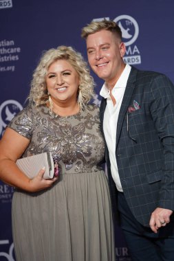 15 Ekim 2019 'da Nashville, Tennessee' deki Linbscome Üniversitesi 'nde verilen 50. GMA Dove Ödülleri sırasında kırmızı halı. 