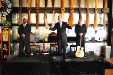 19 Eylül 2015 'te, Bebekler için Kahramanlar Sanford Florida' da bir bağış etkinliğine ev sahipliği yaptı..  